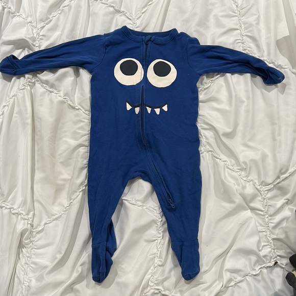 Old Navy One Pieces Baby Zip Up Pajamas 36m Poshmark